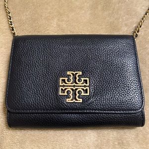 TORY BURCH BRITTEN CHAIN WALLET